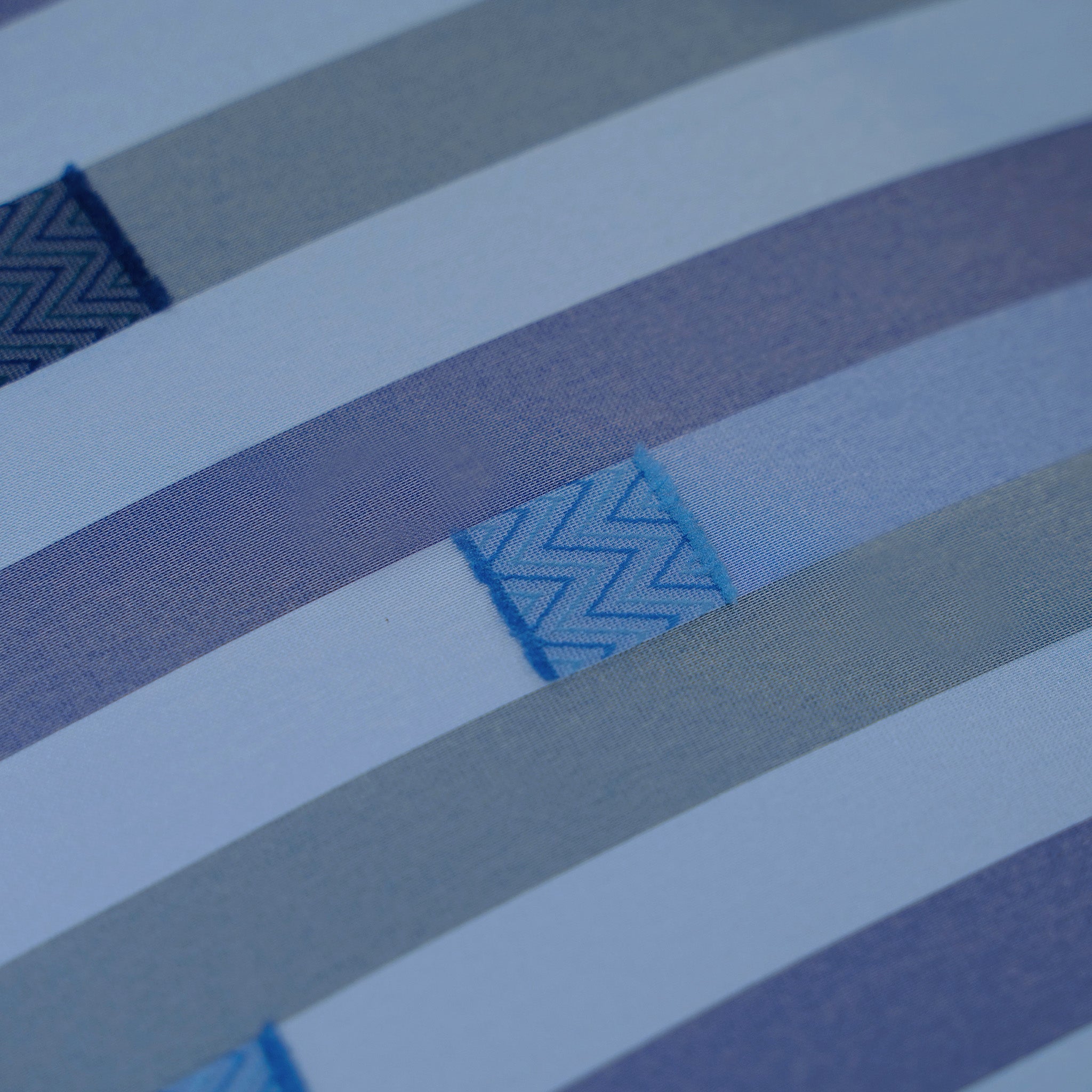 frozen parquet ブルー 生地アップ