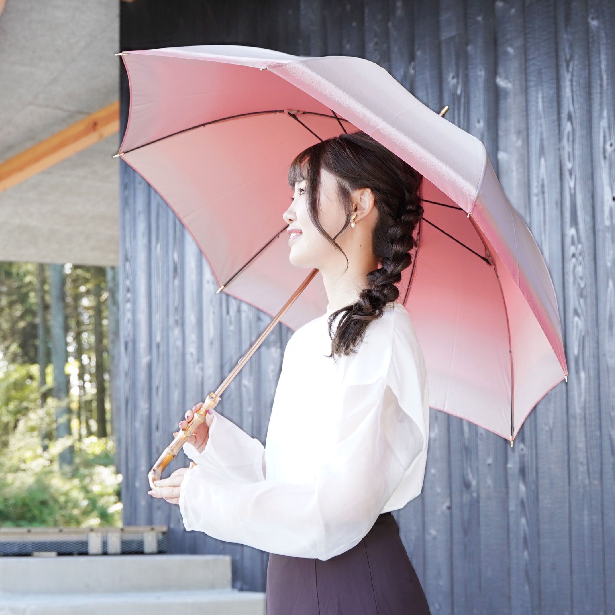 晴雨兼用 レディース RefleCouture オーキッドピンク 長傘 使用イメージ