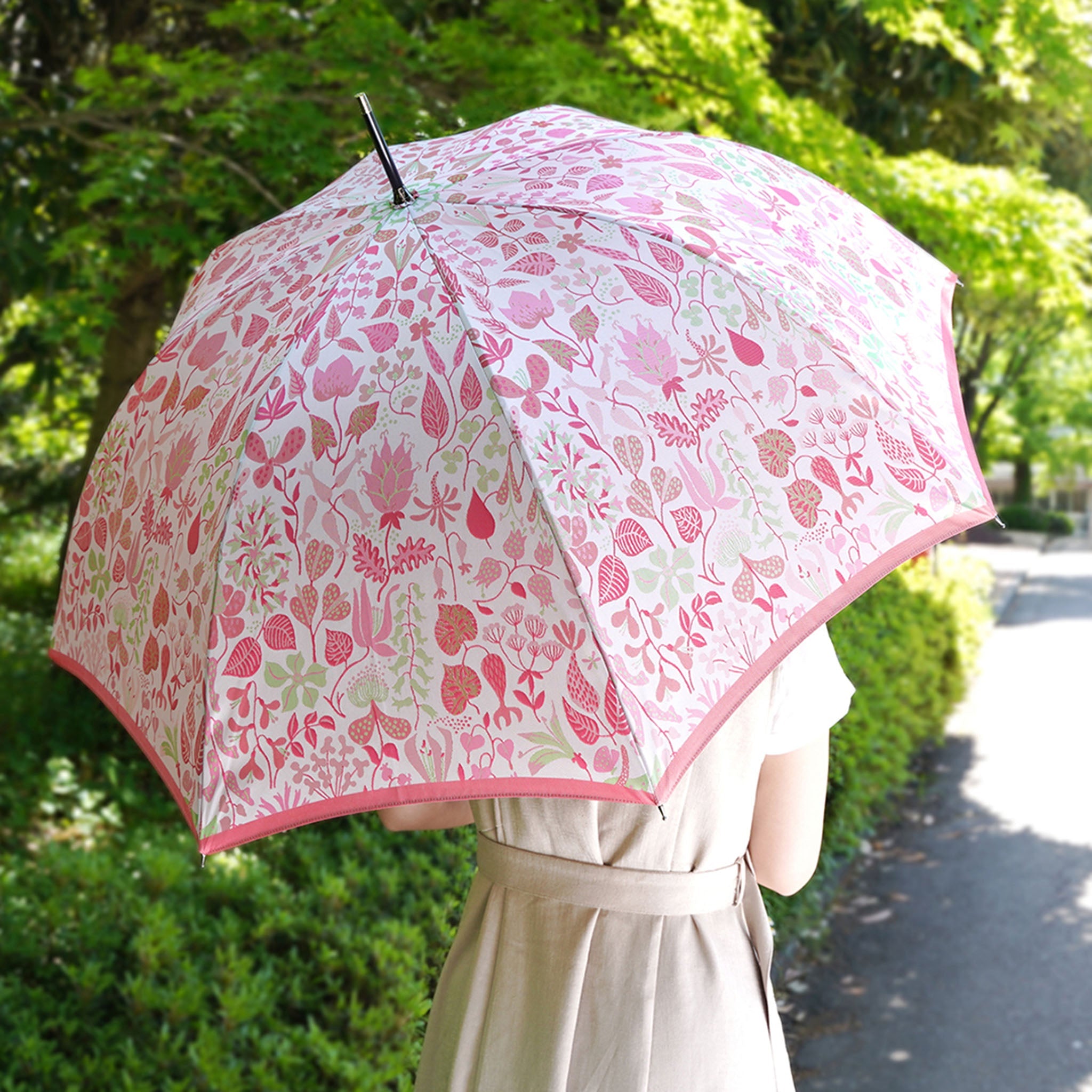 晴雨兼用　レディース　Stig L. HERBARIUM　ピンク　長傘　使用イメージ